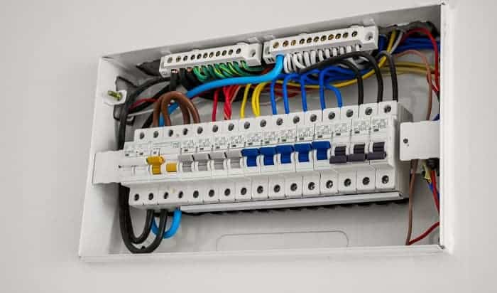 How-much-does-it-cost-to-change-a-fuse-box-to-a-breaker-box