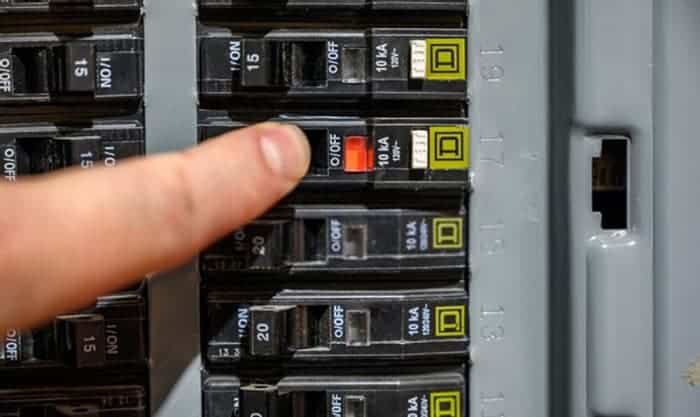 how to reset circuit breaker with test button