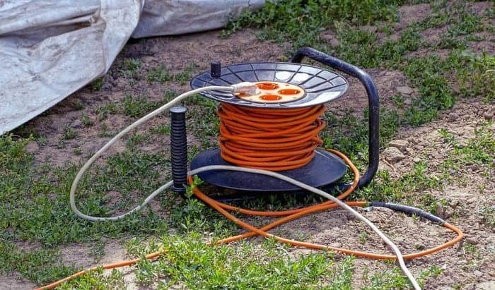 retractable-extension-cord-reel