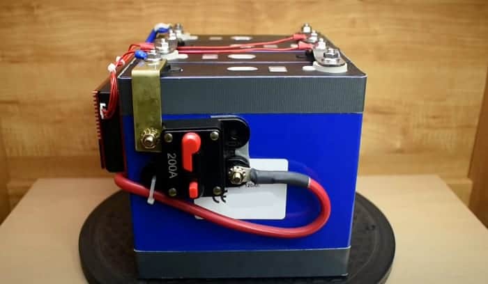 how does auto reset circuit breaker work