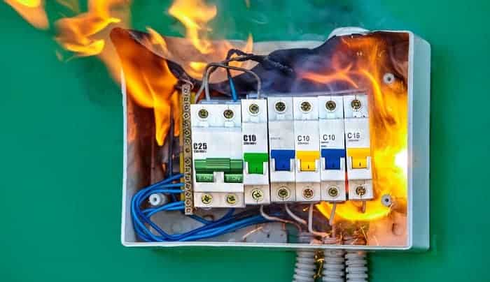 how to tell if a circuit breaker is bad