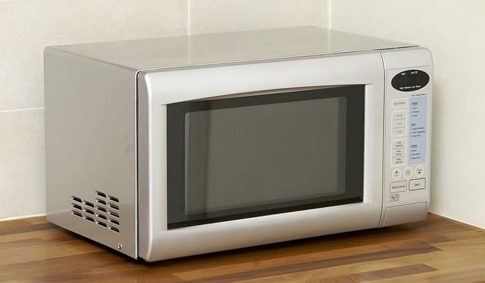 microwave trips breaker when door opens