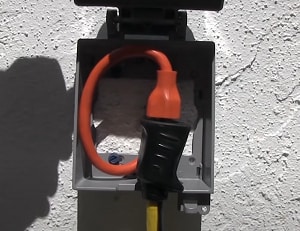 Connect-the-Wire-Into-the-Outlet