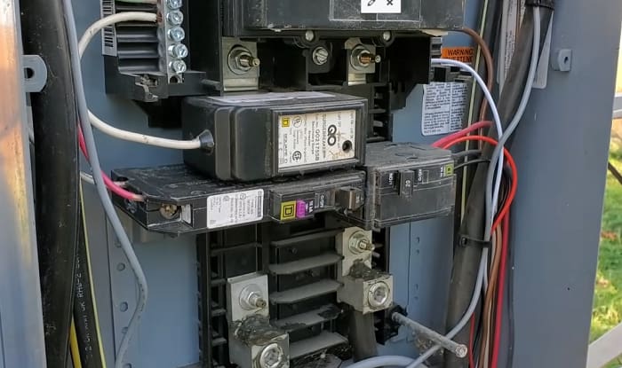 connecting-generator-to-electrical-panel
