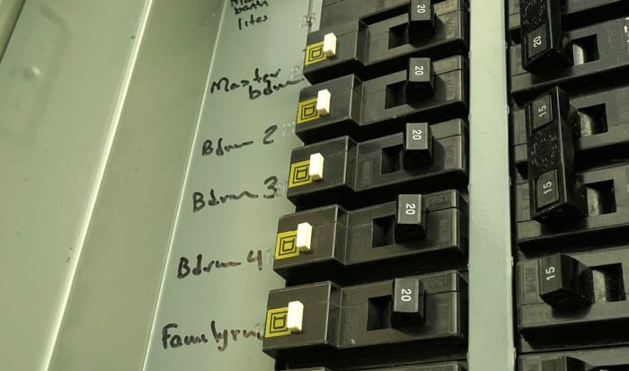 auto-reset-circuit-breaker