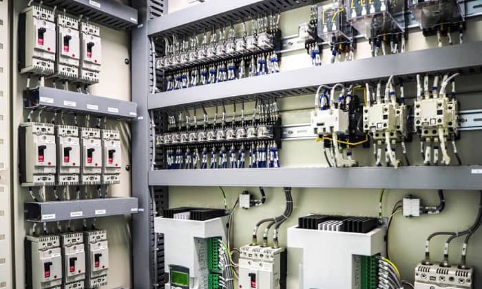 different types of circuit breakers