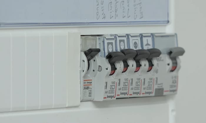 how-much-does-a-20-amp-circuit-breaker-cost