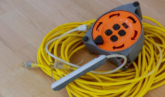 how to keep extension cords from tangling