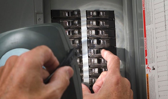 change-an-electrical-panel