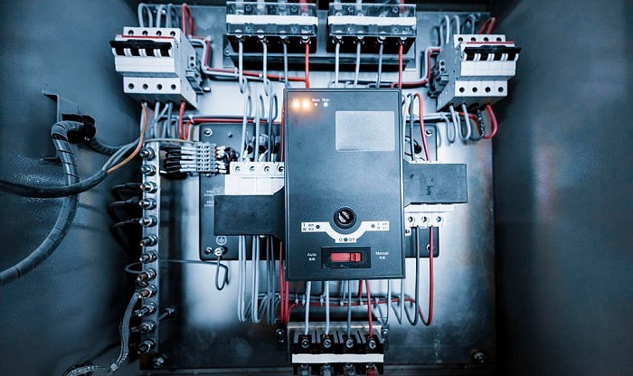 panelboard-vs-load-center