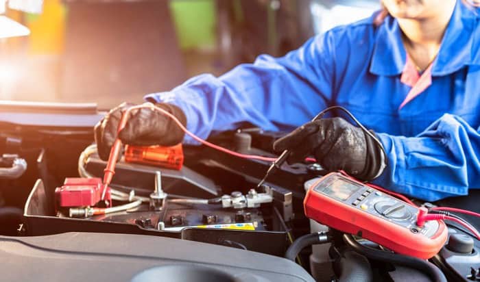 how-many-amps-does-a-car-battery-need-to-start