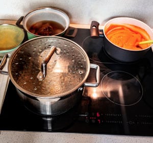 Type-and-Size-of-Cookware-Affecting-the-Amps-Used-by-Induction-Cooktops