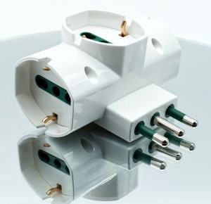 Choose-the-right-adapter-for-3-to-4-prong