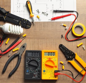 prepare-to-test-a-fuse-with-a-multimeter
