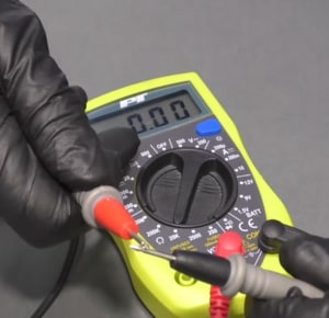 step-2-to-test-a-fuse-with-a-multimeter